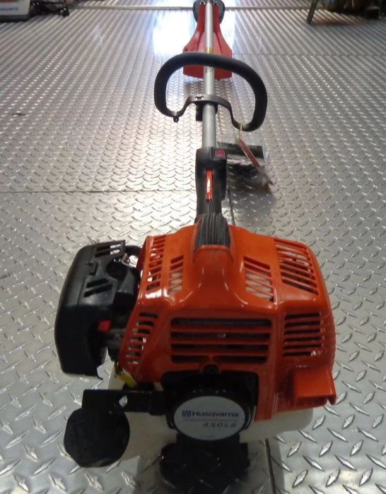 Husqvarna 430LS String Trimmer Straight Shaft 29.5cc open box 3 Husqvarna 430LS String Trimmer Straight Shaft 29.5cc open box - Image 3