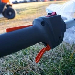 Husqvarna 522L Gas Engine 22.5cc Straight String Trimmer 28 Husqvarna 522L Gas Engine 22.5cc Straight String Trimmer -Handheld Power Equipment Sales dsc04033 3